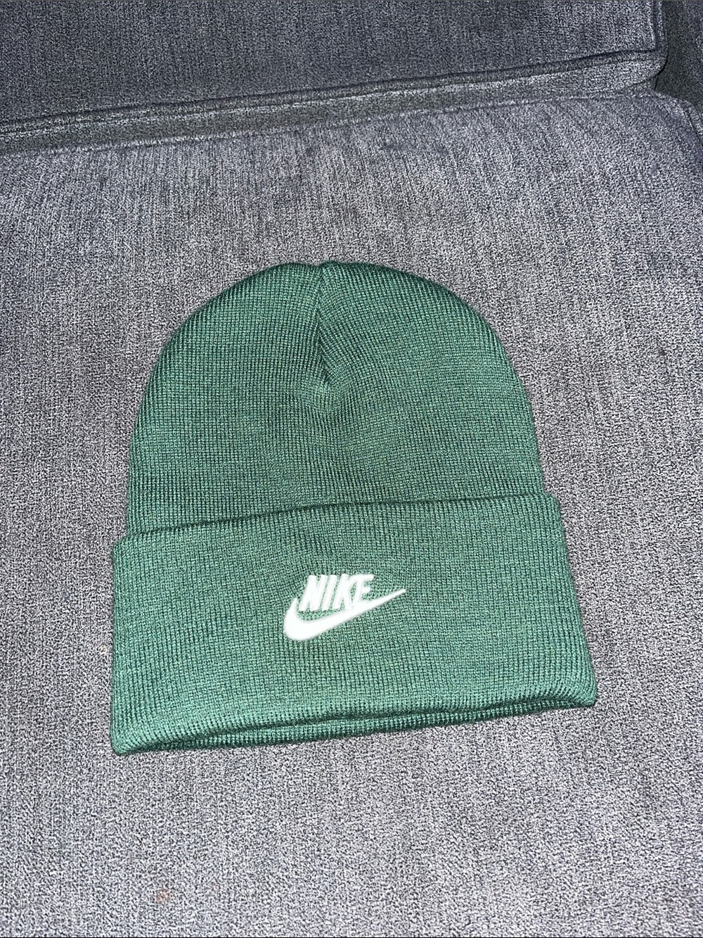 NEW  Nike Green Knit Cuffed Beanie with White Logo
